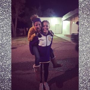 Meet your Posher, Hallie